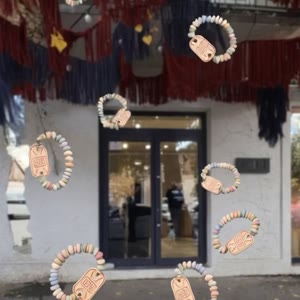 конфеты падают вниз аккуратно,ничего не двигается