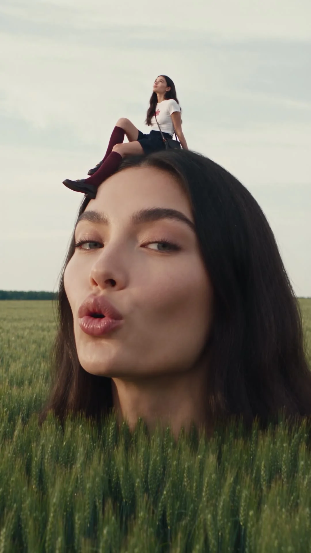 SCENE CONTEXT


Create an exactly 4-second vertical 9:16 photorealistic surreal fashion video for Seedance 2.5.


Reproduce the composition, scale contrast, camera language and wow effect of the reference video, but generate absolutely no text.


The same