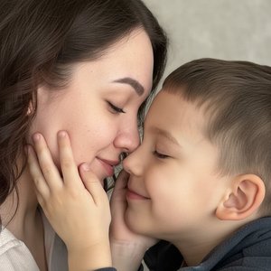 Фотореалистичное цветное фото, вертикальное, 9:16.
Нежный семейный портрет матери и ребенка в профиле, крупный план, минималистичный фон.
! СОХРАНИТЬ ВНЕШНОСТЬ 1:1
Используйте точные лица из загруженных фото.
Приоритет - идентичность.
Не меняйте: глаза, н