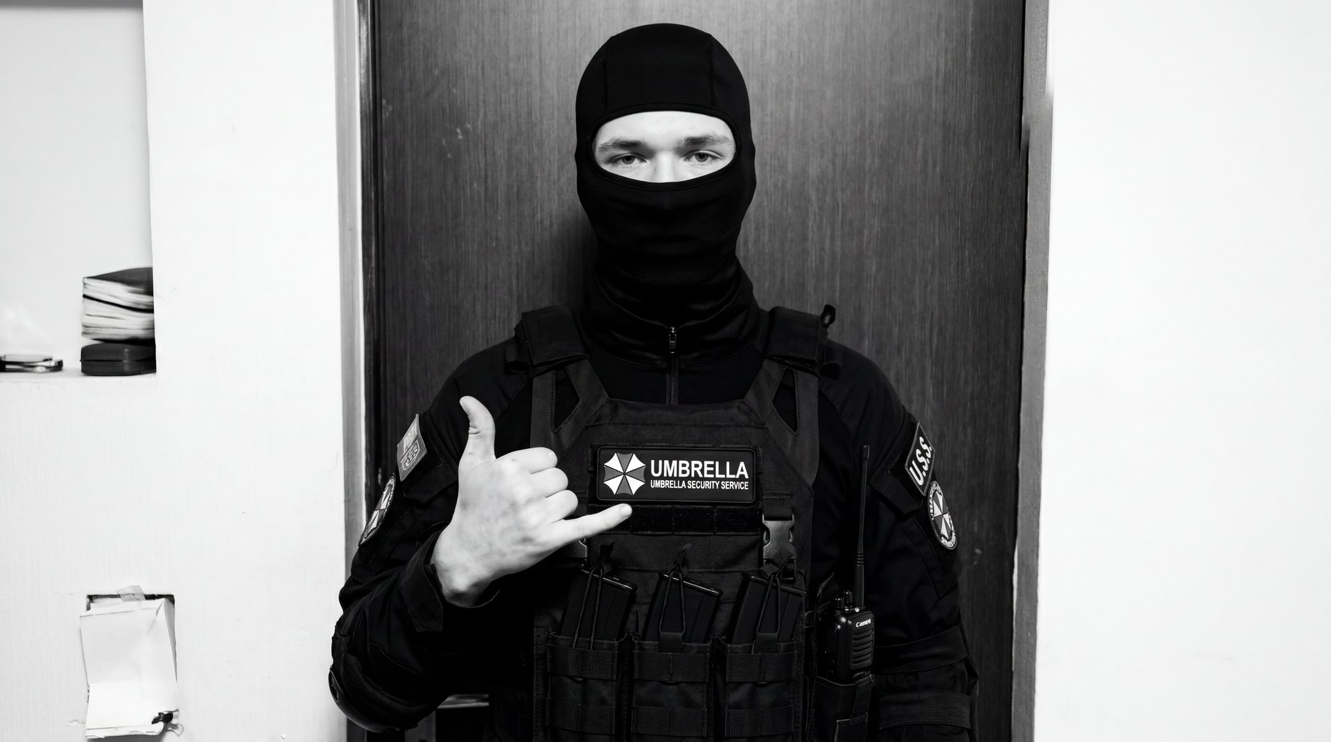 Одень в костюм спецназ Umbrella Corporation