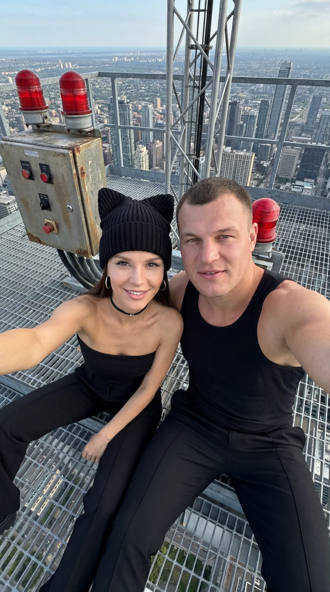 Сохрани внешность 1:1 Сгенерируй ультра‑фотореалистичное вертикальное селфи 9:16. Используй ДВА загруженных референса лица (девушка и парень) и сохрани идентичность строго 1:1: 100% likeness, не менять черты, пропорции, возраст, форму глаз/носа/губ/бровей