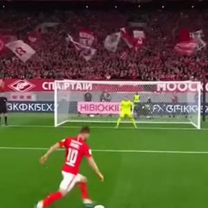 Стадион Лужники, играет Спартак Москва, игрок бьет решающий пенальти,но игрок Спартака бьет очень сильно мяч ,мяч летит выше ворот, следующим кадром показывают как мяч пролетает в космосе Луну, Марс, потом Сатурн, и пропадает в космическую черную дыру. 
В