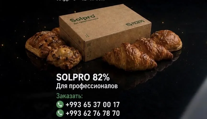 КАДР 3 (10–15 сек)

Что видим

Коробка SOLPRO.

Вокруг круассаны, слойки, туркменская пахлава.

На заднем плане лёгкий национальный орнамент.

Промпт

Hero shot of original SOLPRO package surrounded by premium croissants, puff pastries and traditional Tur